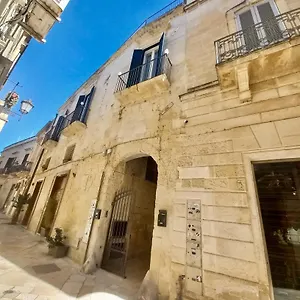 https://li-frati-suite.lecce-hotels.com